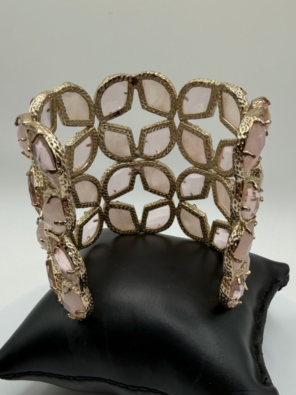 Kendra Scott Vintage Paley Gold Cuff in Rose Quartz and Pink Glass - Picture 8 of 11